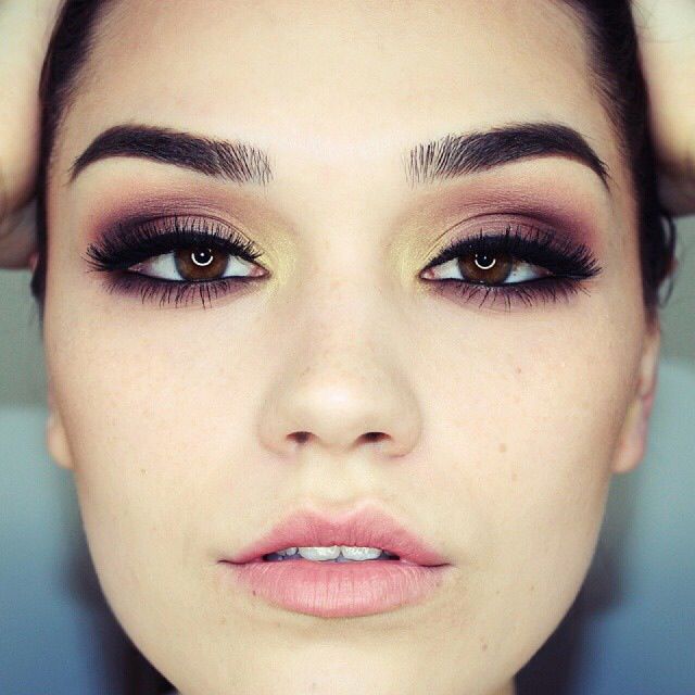 Makeup & Photo by EasyNeon